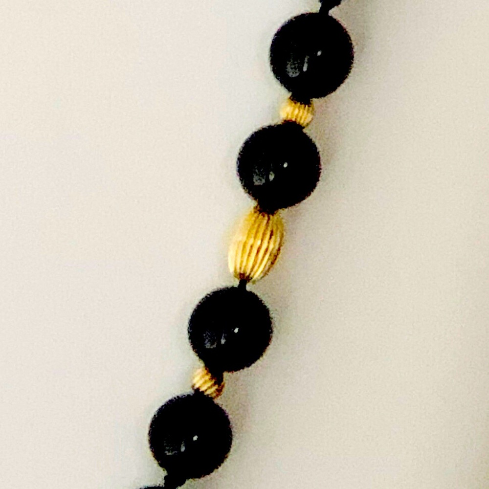 $185  Vintage 14K & Black Bead 30 Inch Estate Necklace - Picture 9 of 9